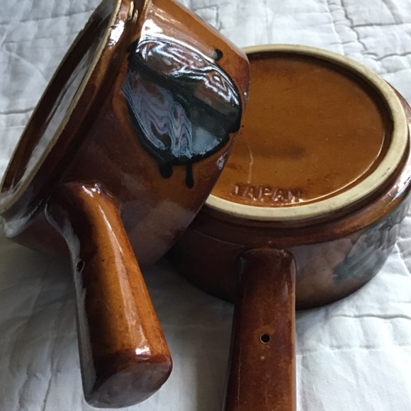 TWO VINTAGE EARTH TONE ONION SOUP BOWLS/CROCKS WITH HANDLE - Picture 9 of 12